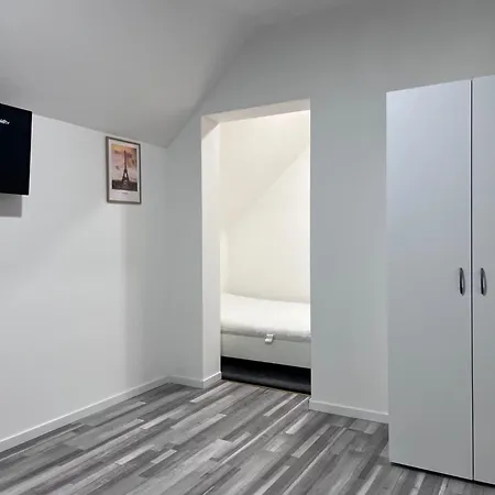 Royal Racing 6 * יודנבורג